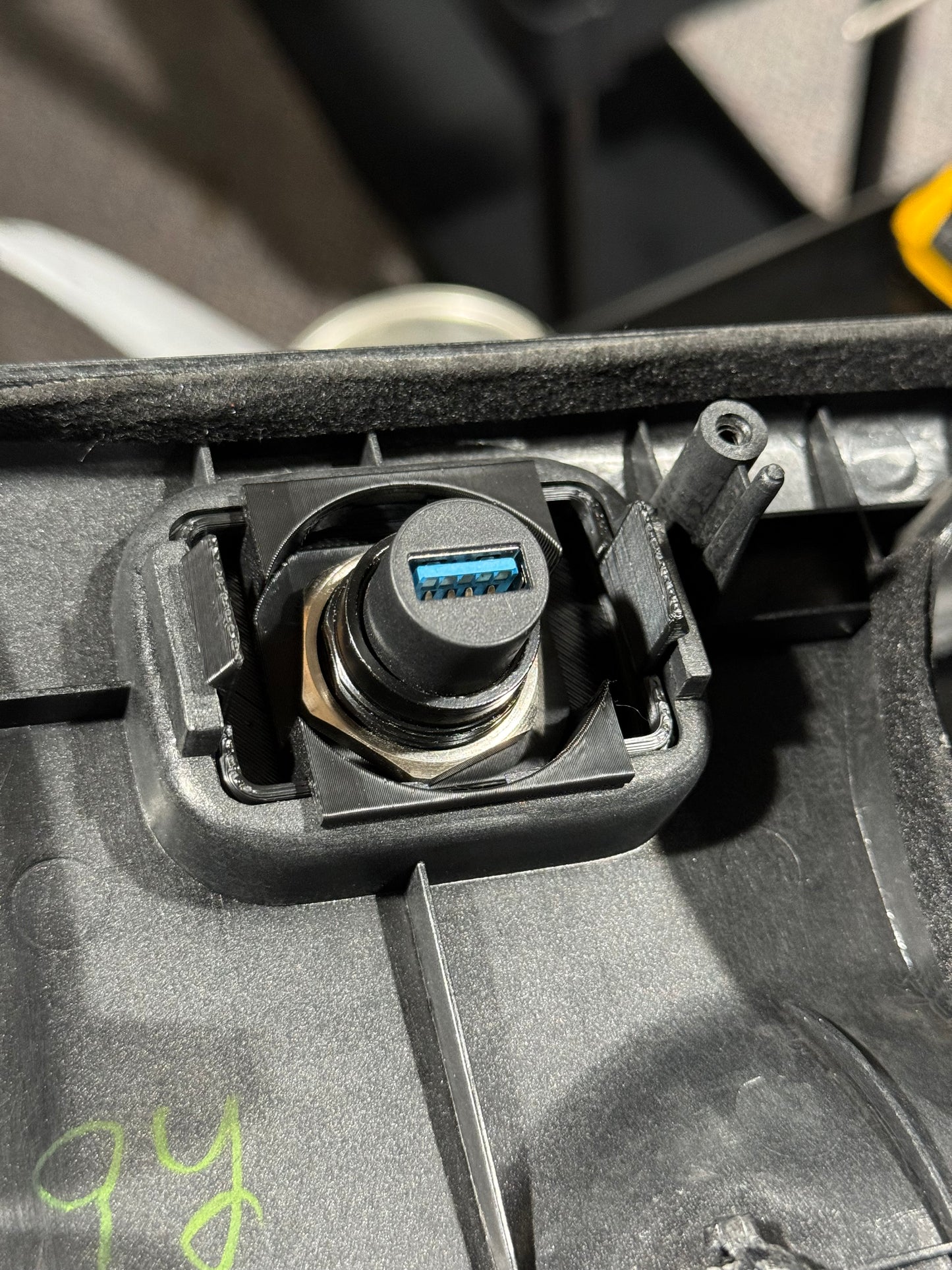 Defrost Button USB EG Civic - Passthrough / Textured