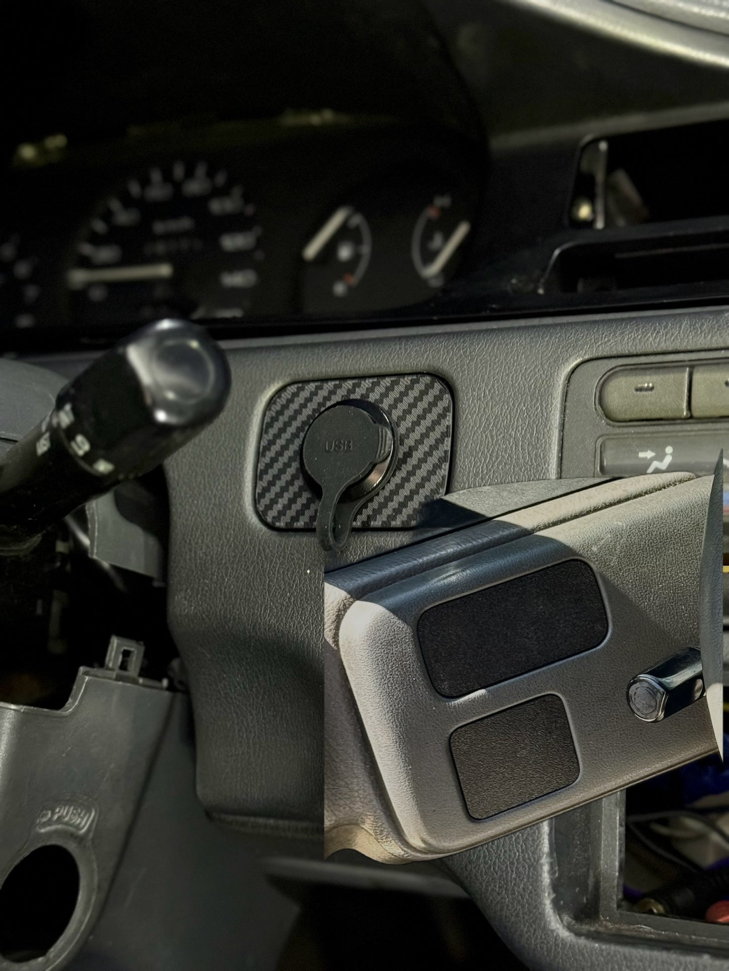 Defrost Button USB EG Civic - Passthrough + 2 Delete / Carbon Fiber