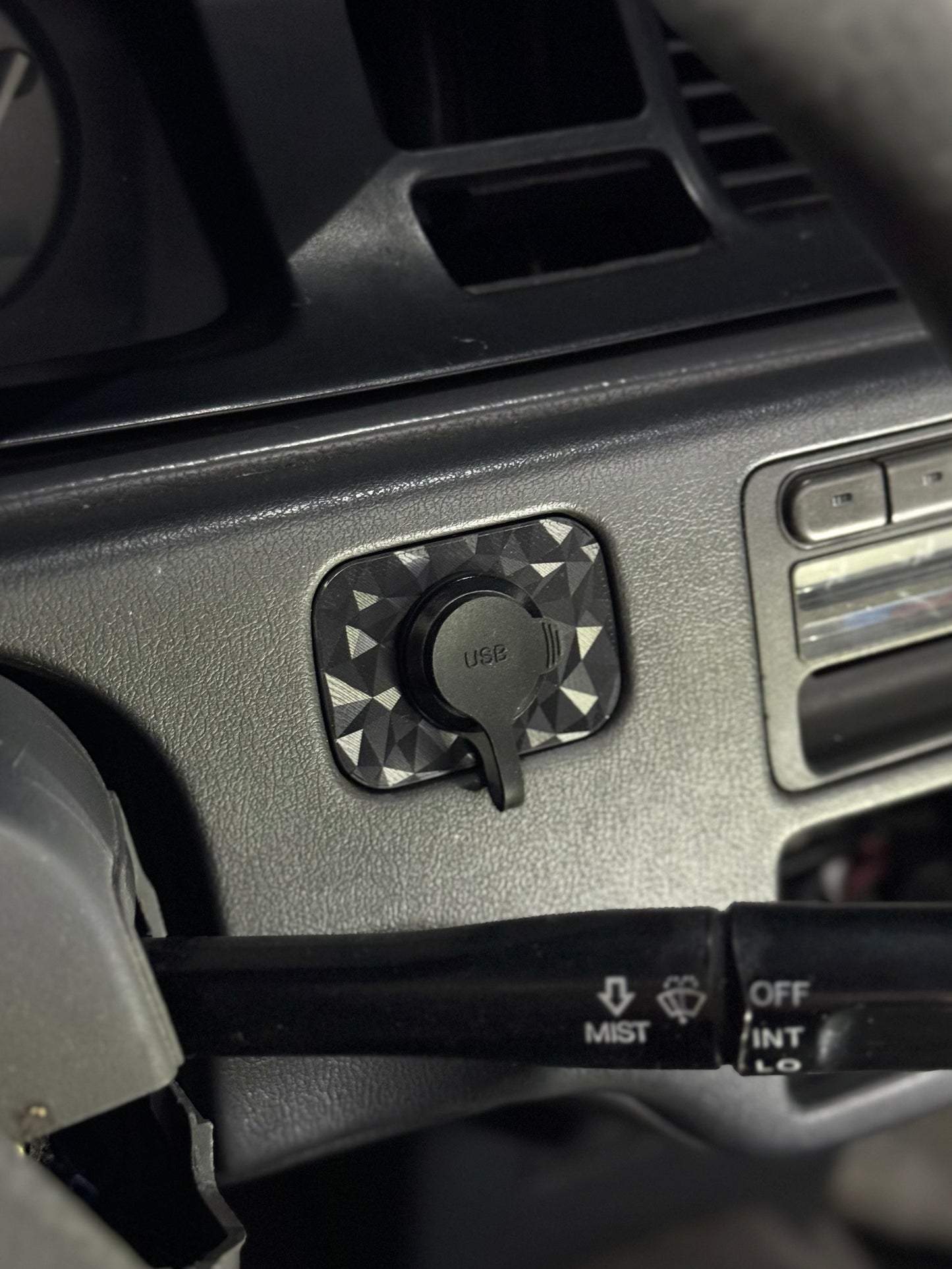 Defrost Button USB EG Civic - Passthrough / Diamond
