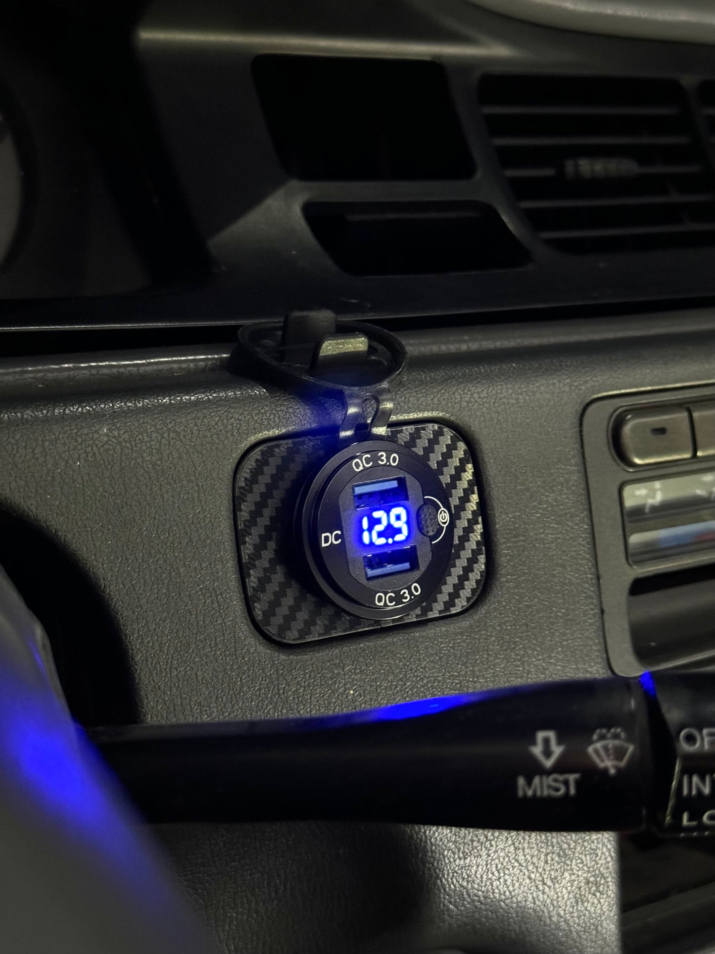 Defrost Button USB EG Civic - Passthrough / Textured