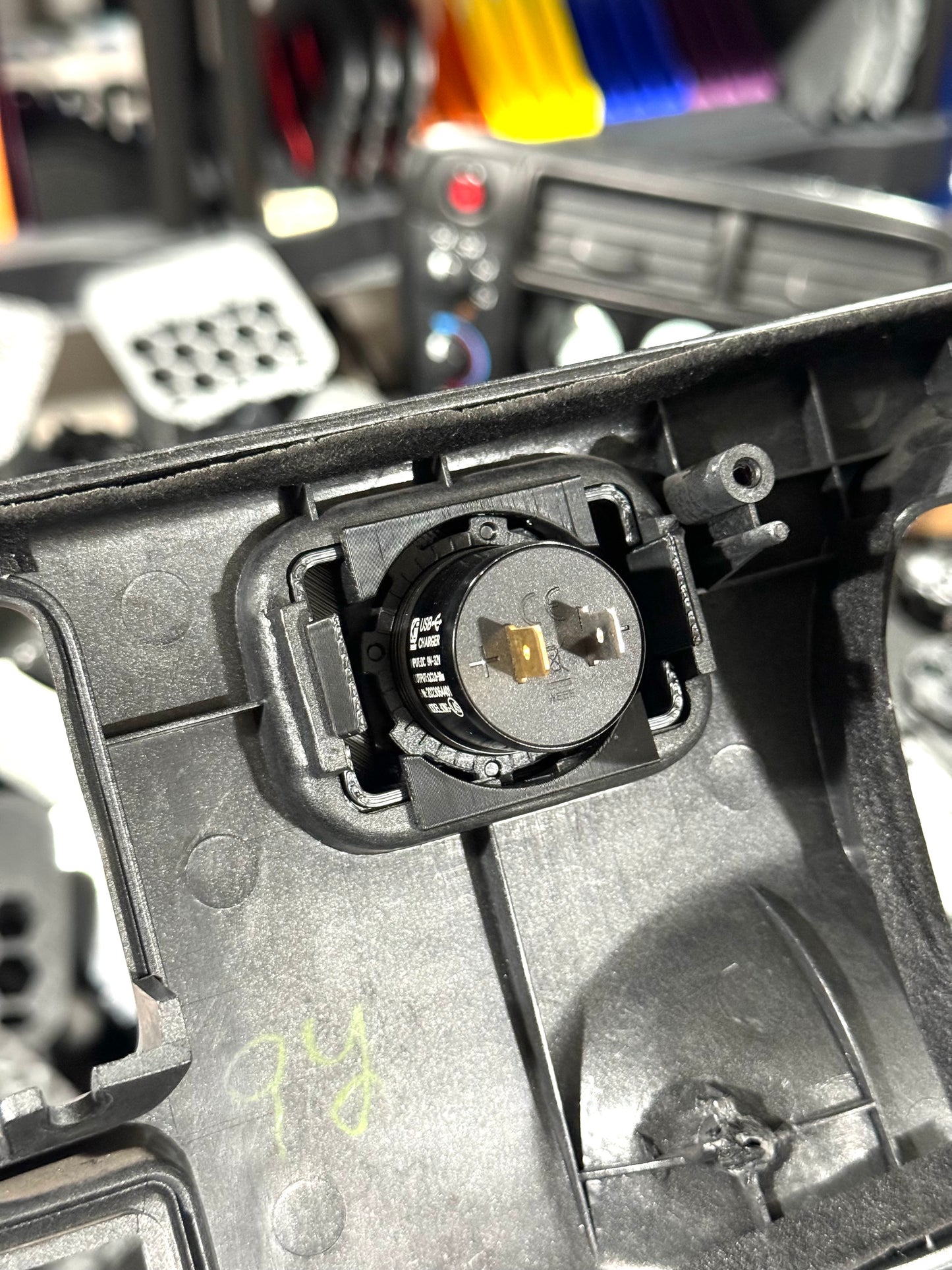 Defrost Button USB EG Civic - Passthrough / Textured