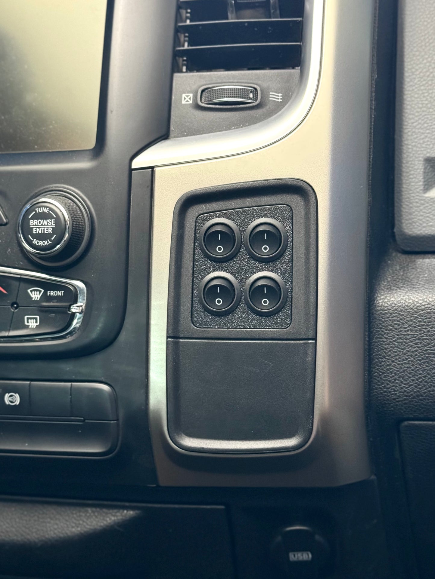 Cubby Pocket Mounts 13-18 Ram Truck