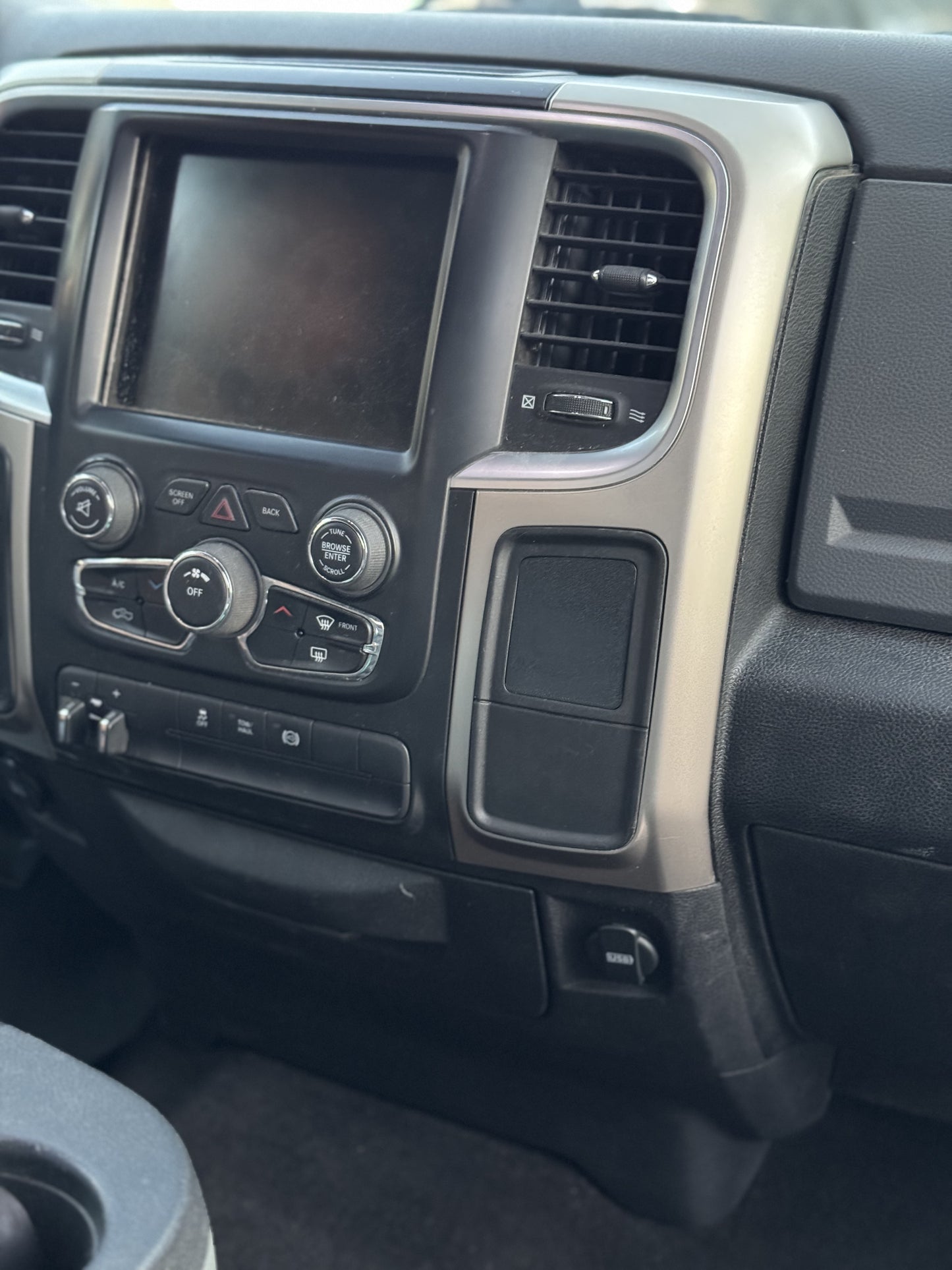 Cubby Pocket Mounts 13-18 Ram Truck