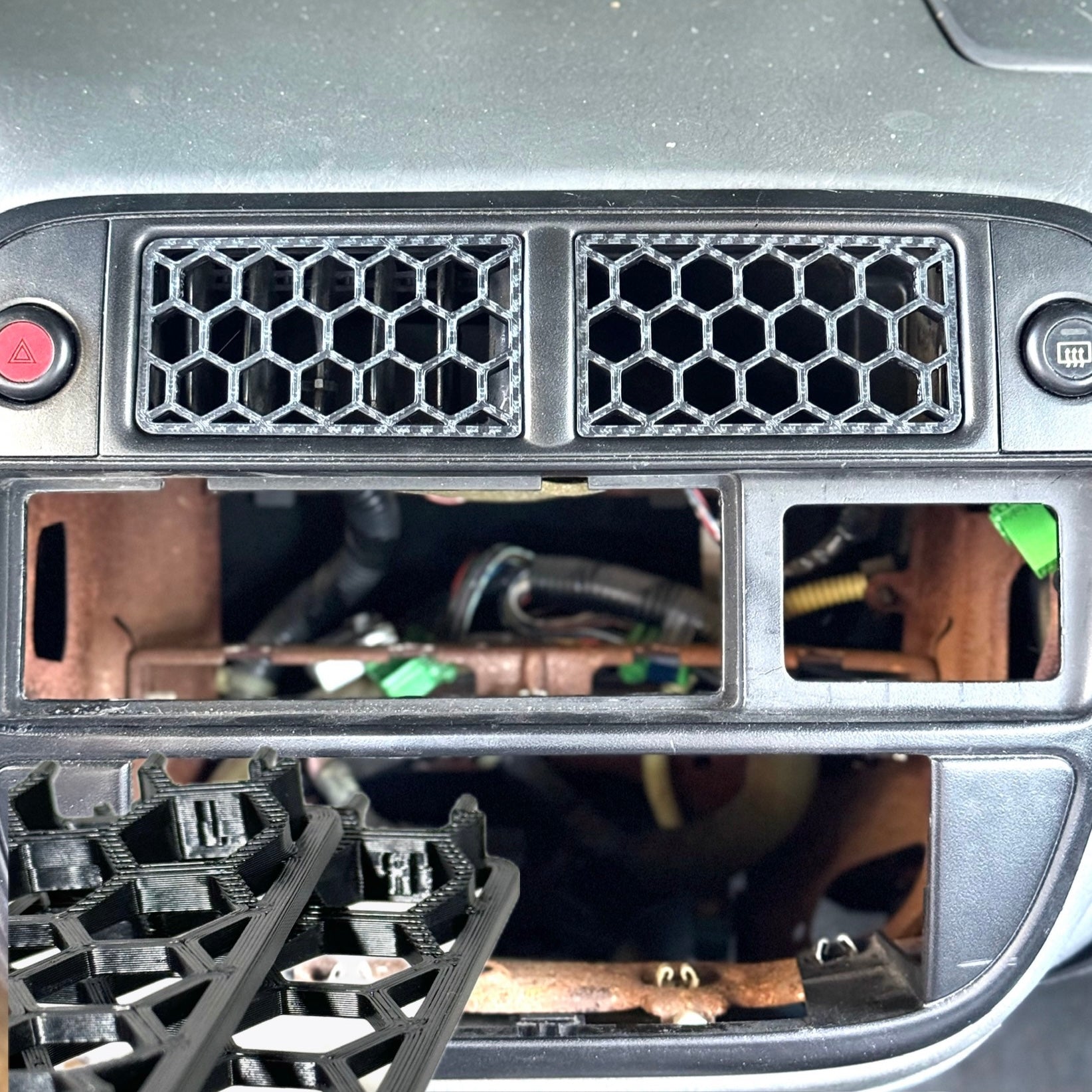 Center Vents or Deletes PAIR EK - Hex Vent / Carbon Fiber / 96-98 USDM