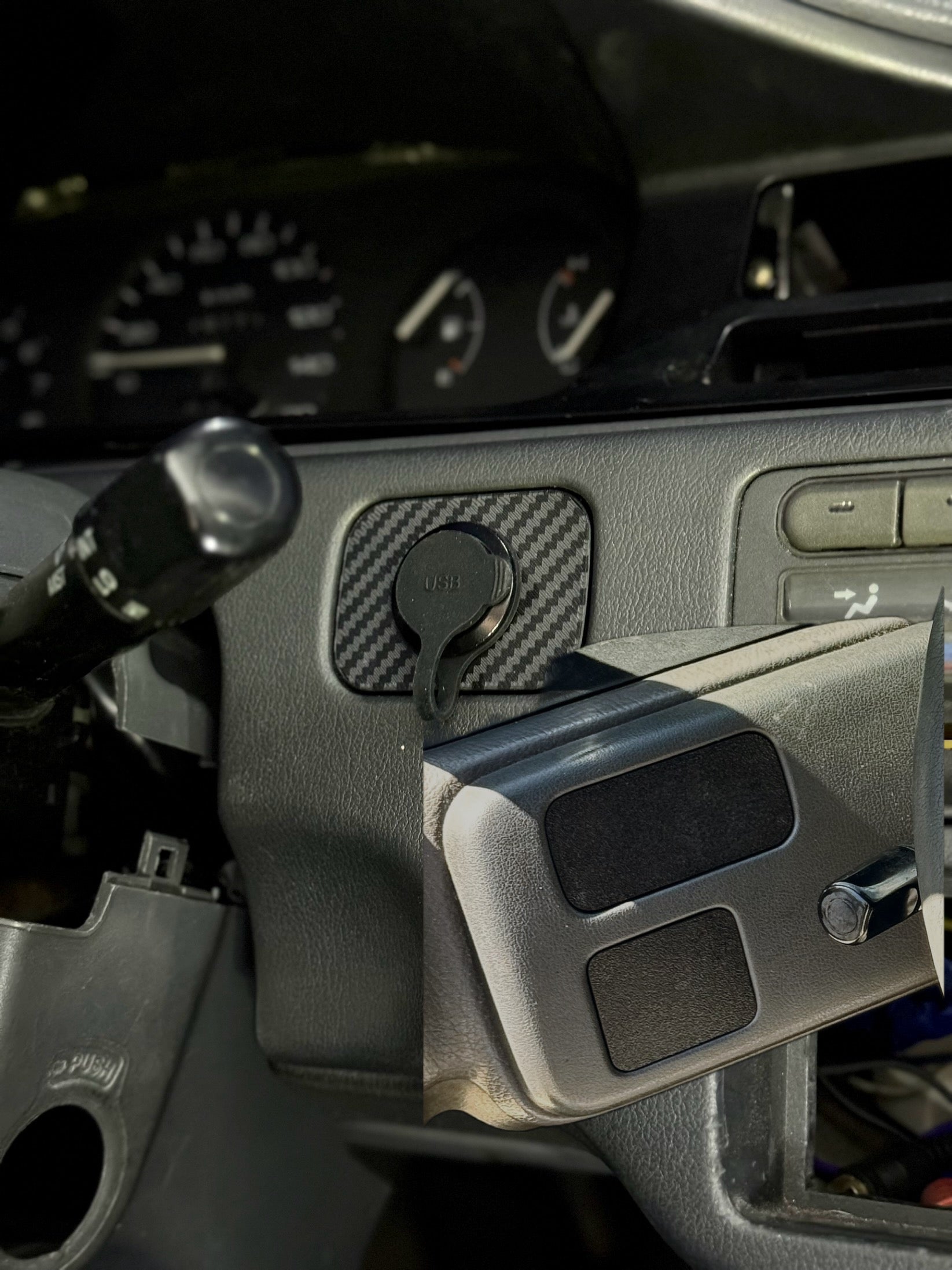 Defrost Button USB EG Civic - Passthrough + 2 Delete / Carbon Fiber