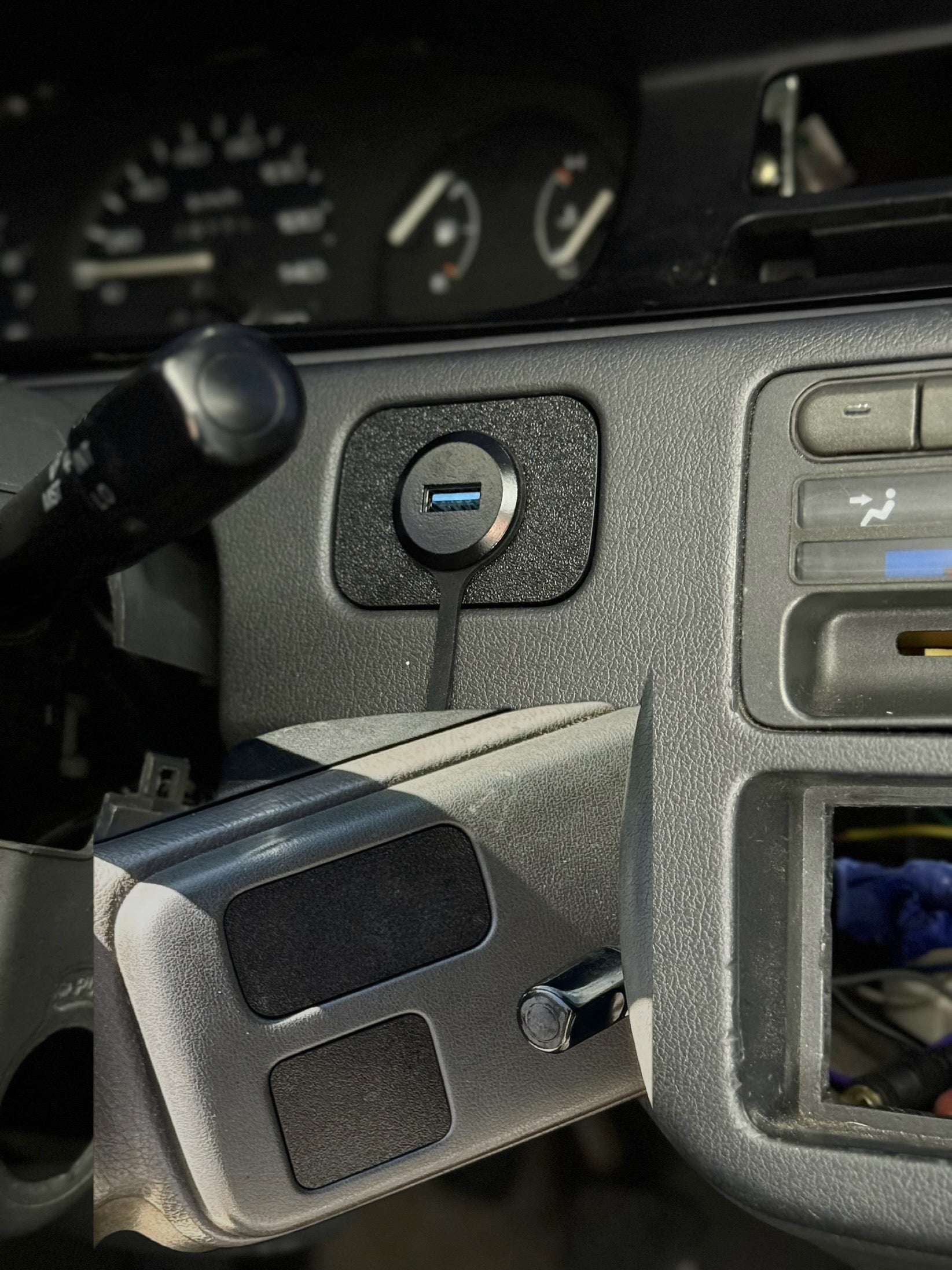 Defrost Button USB EG Civic - Passthrough + 2 Delete / Textured