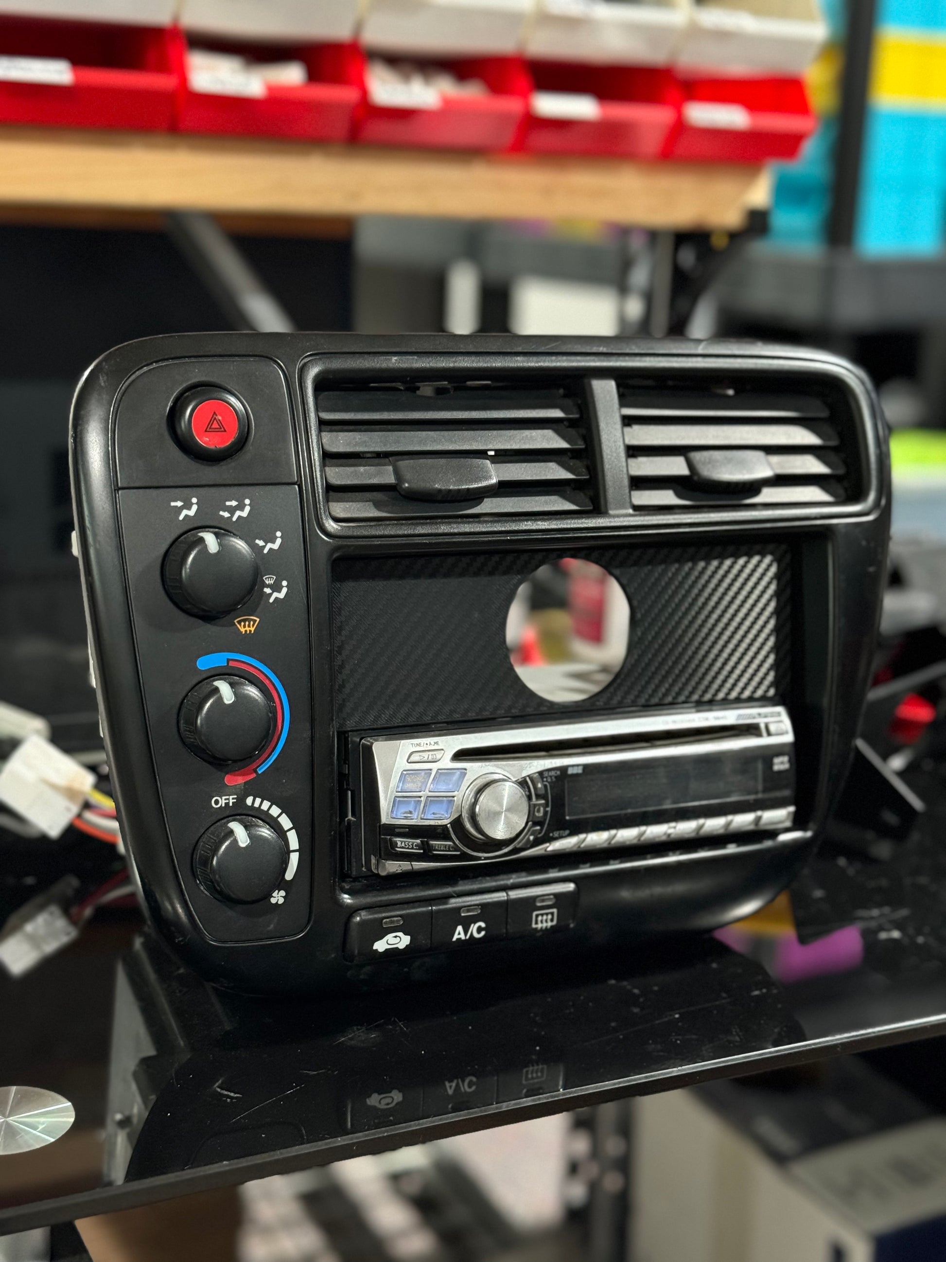 Radio FLAT 1, 2, 3 Gauge Pod Single OR Double Din - Carbon Fiber / Single O