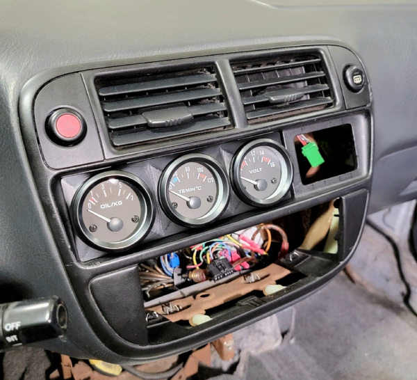 Single Din Radio Angled 3 Pod 52mm – Custom Built Cars